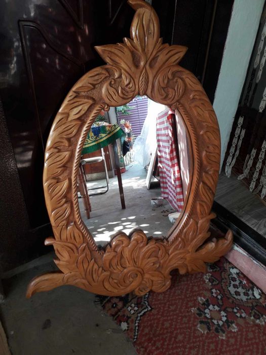 Vînd Oglindă sculptată de lemn masiv, 100/80