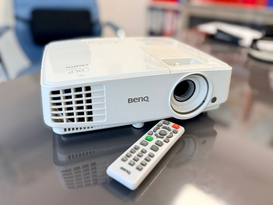 Videoproiector BenQ MS527 DLP, 3300 lumeni, HDMI + suport perete și accesorii incluse