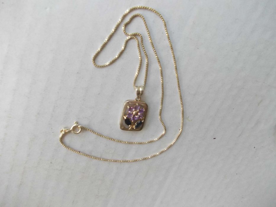 Lant si medalion pandantiv vechi din argint cu safire