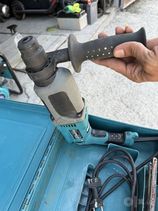 * Makita HR2470F оригинальный перфоратор б/у в хорошем состоянии