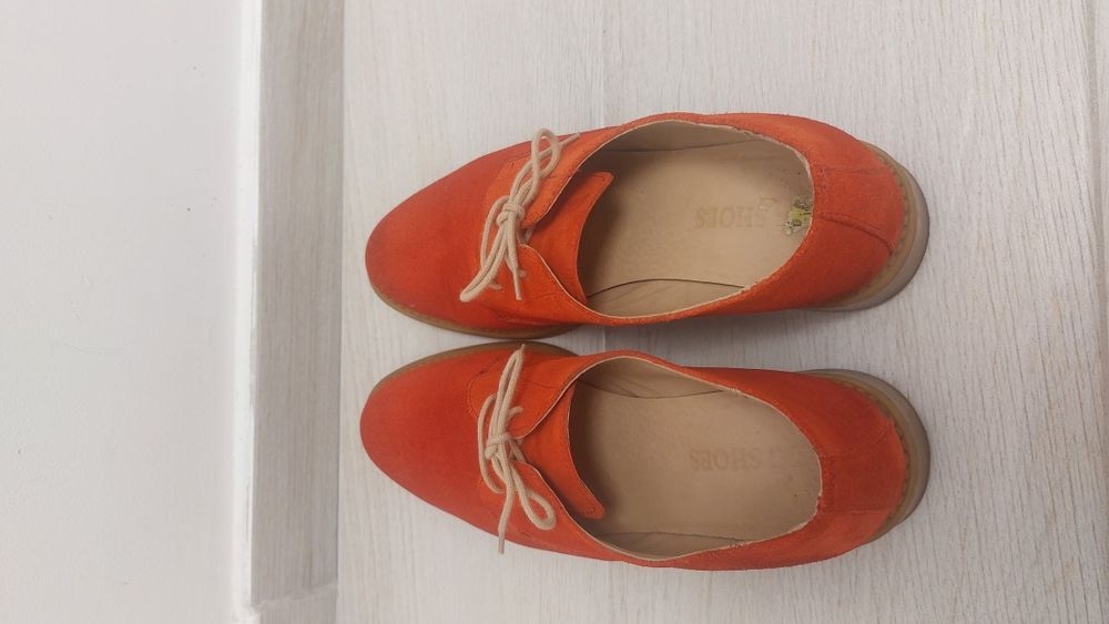 Pantofi rosii piele întoarsă