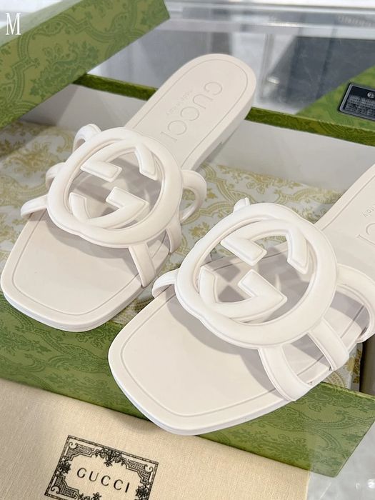GG Interlocking G Rubber Slide - Cream
