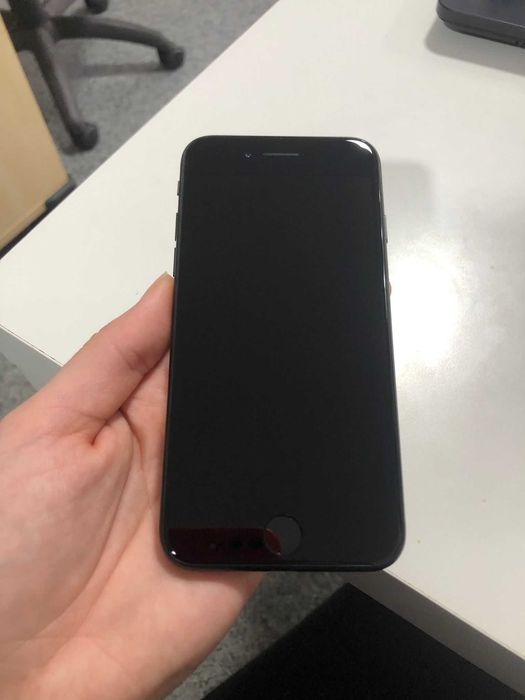 Vand IPHONE SE in stare foarte buna