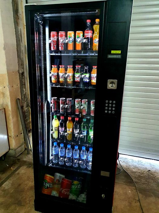 Вендинг машини за безалкохолни Робимат Robimat Siellaf Vending