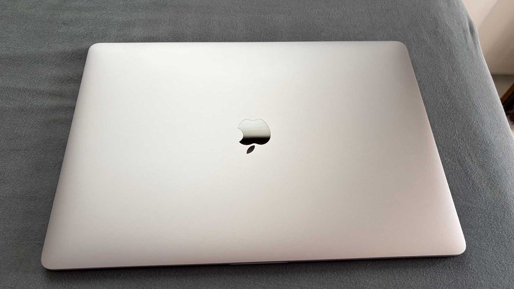 Apple MacBook Pro 15” (2019) | i9 8-Core | 32GB RAM | 512GB SSD | Radeon Pro 560X