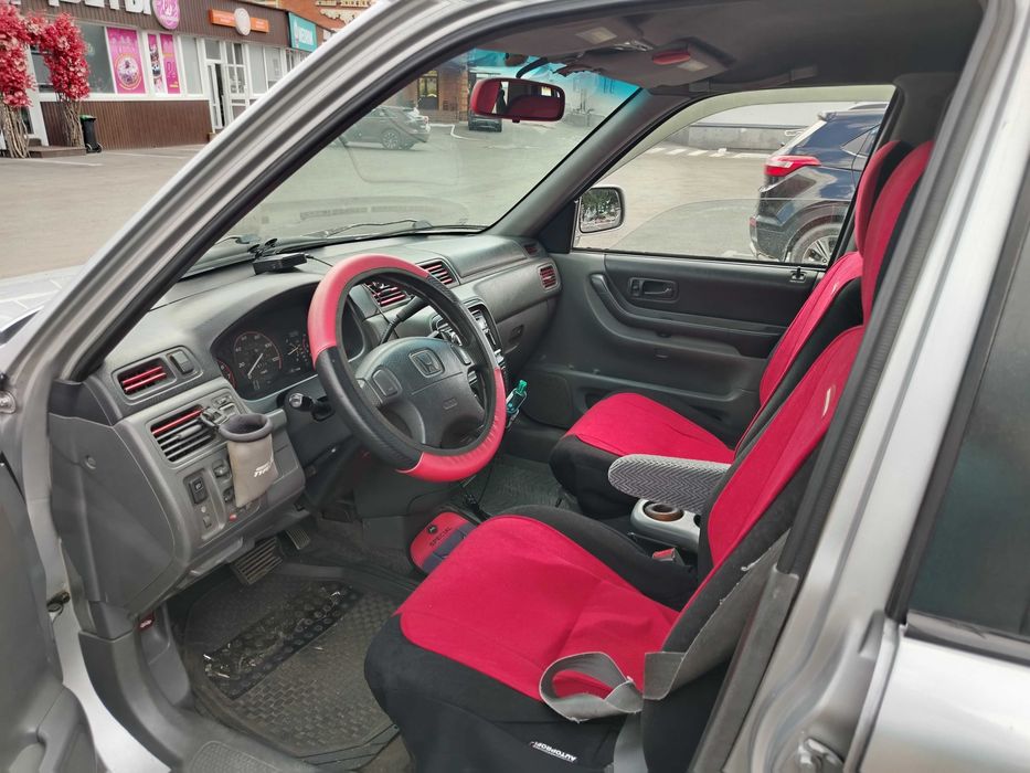 Кроссовер Honda CR-V RD1, левый руль