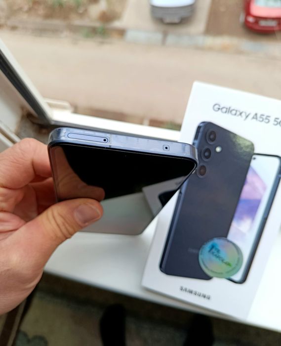 Продам Samsung A55 8/256Гб как новый полный оригинал комплект