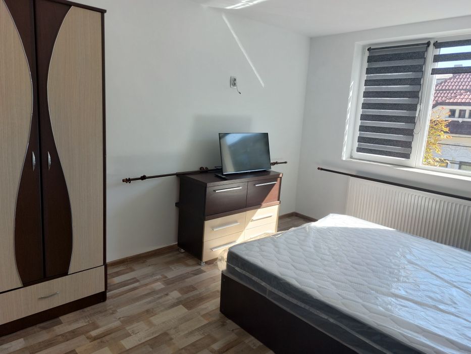 Proprietar Închiriez apartament  pe str Cuza Vodă 14  Exclus  Agenții