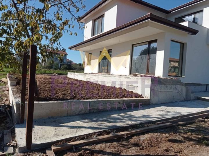 Продава се Къща в с. Шкорпиловци, Област Варна - 200 кв.м за 1250 €/кв.м - Снимка #1
