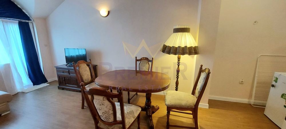 Дава се под наем Двустаен апартамент в к.к. Св.Св. Константин и Елена - 65 кв.м за 51 € - Снимка #1