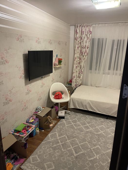 Vand apartament 4 camere