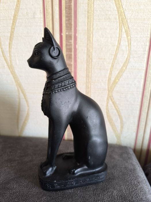 Продам статуэтки