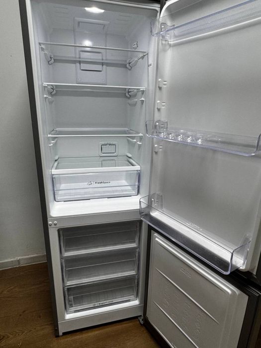 Продам Холодильник Indesit 330л / 185см / как новый ! Гарантия !