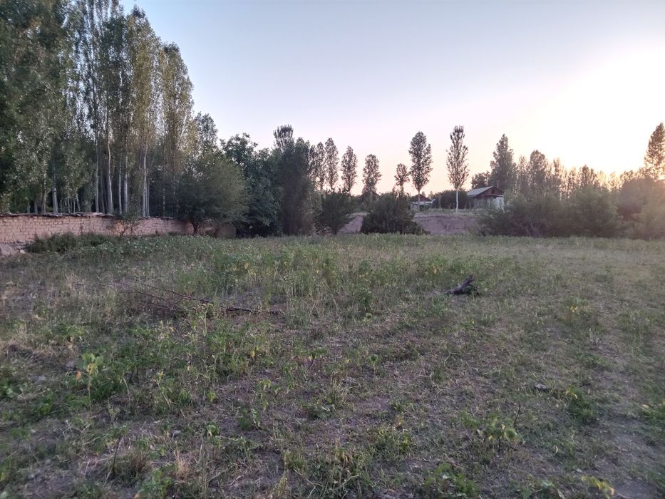 Dacha uchun er uchaska sotiladi