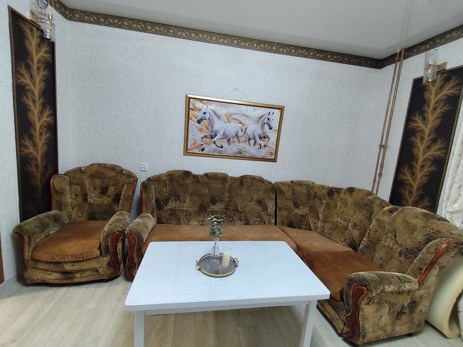 Диван с креслом , самовывоз,г.Караганда,32 кв,город