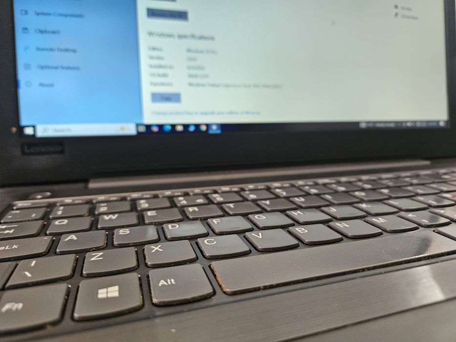 Laptop Lenovo V330 i7-8550U 8GB 256SSD Radeon 530 FHD 15.6" (2018)