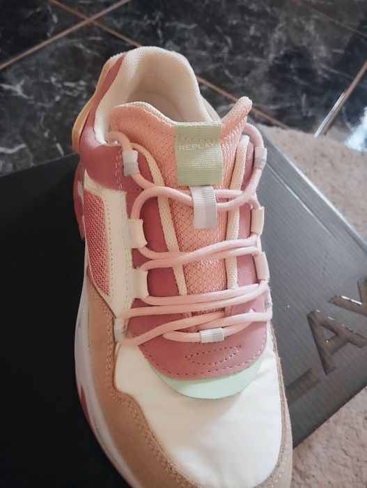 Сникърс ,маратонки