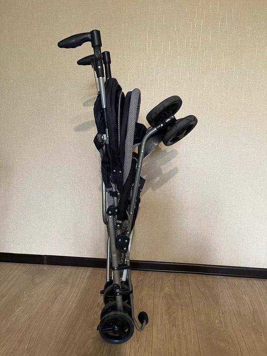 Продам коляску прогулочную