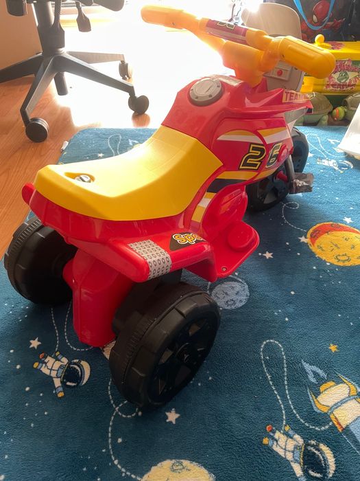 Детски играчки.          .