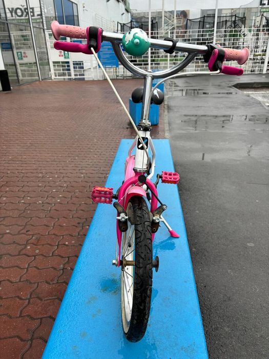 Vînd bicicletă fetiță