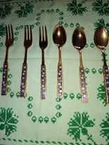 Позлатени чаени лъжички и десертни вилички