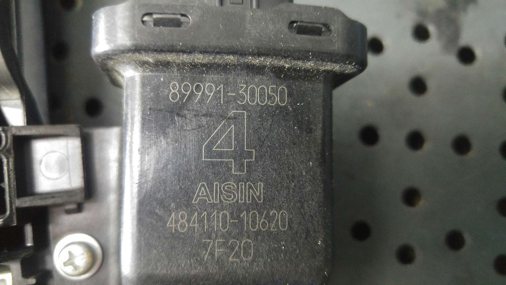 Maner usa stanga fata toyota yaris p9 48411010620