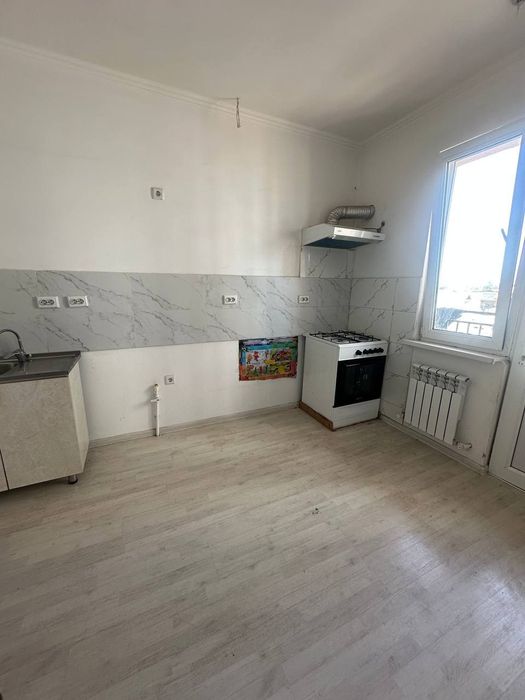 Срочна сотилади Яшнобод Олмос махалла 3/6/16