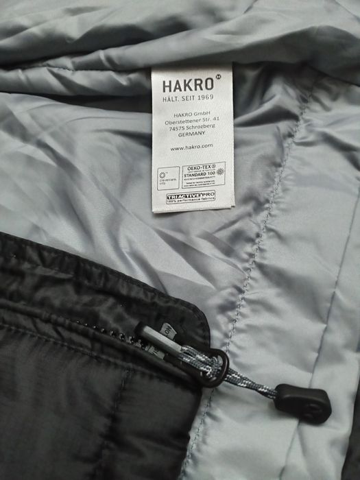 Мъжко черно яке.