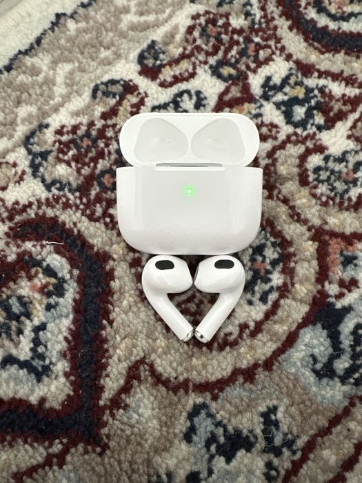 AirPods + zaryadnik usb narxini kelishamiz