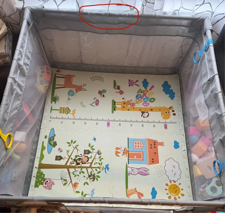 Кошара за игра с килимче, 40 бр. топки и дръжки за изправяне