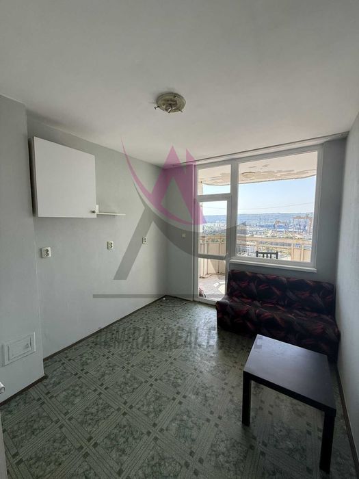 Дава се под наем Двустаен апартамент в Варна, Център - 74 кв.м за 358 € - Снимка #1