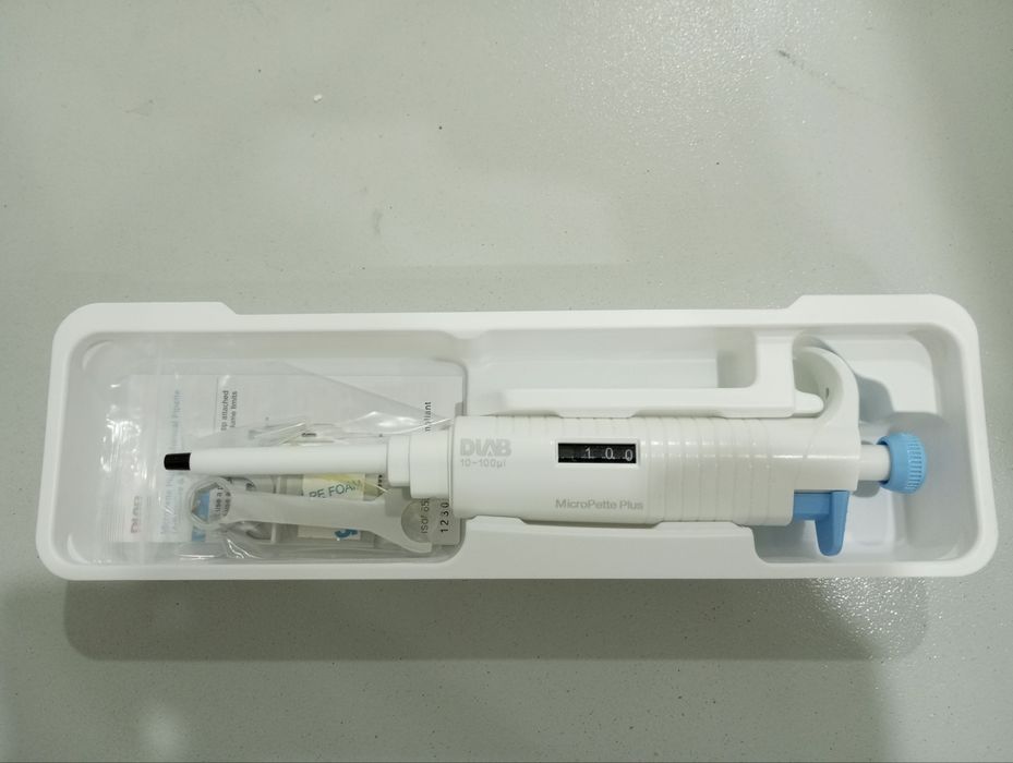 Дозатор переменного объема DLAB MicroPette Plus. 
Полностью автоклавир