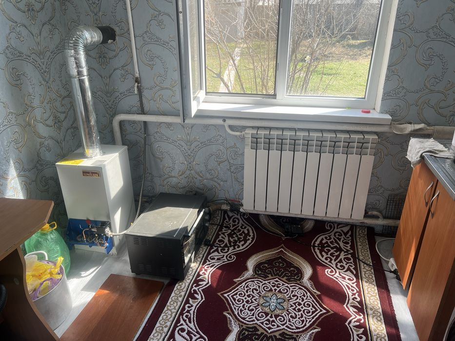 Дом продается в хорошем раионе.