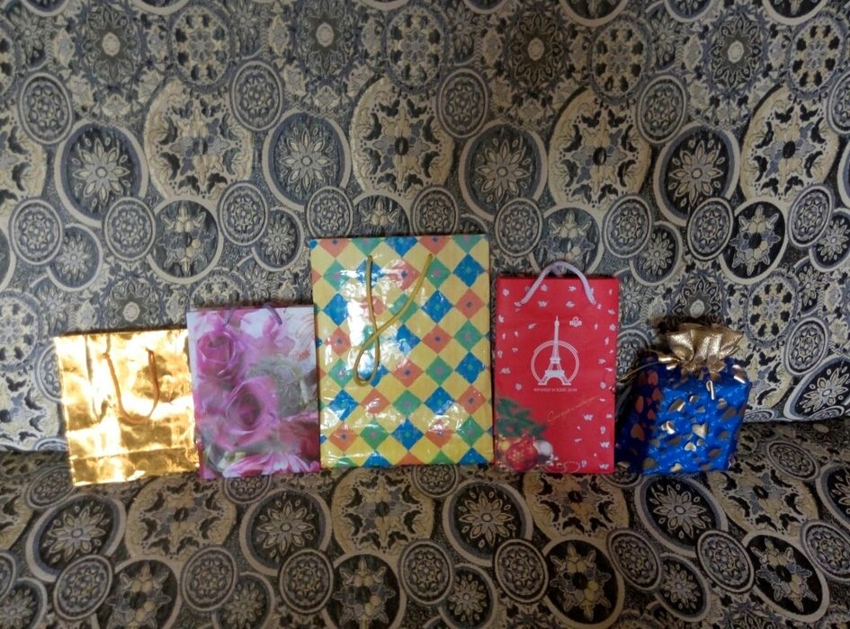 Пакеты подарочные