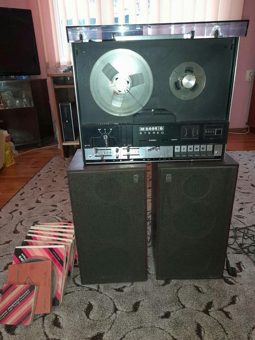 Четри пистов ролков магнетофон УНИТРА