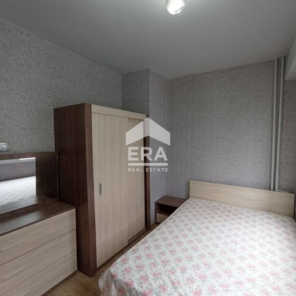 ЕРА Фаворит предлага под наем едностаен апартамент, преустроен на двус