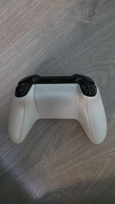 Xbox One S  + 2 Jocuri