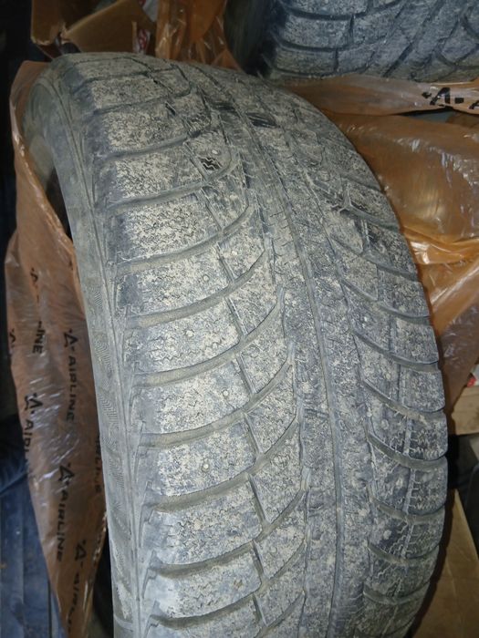 Продам резину 4 шт.зима.