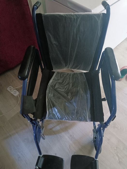 Продам инвалидную коляску