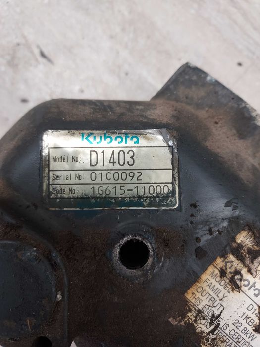 Двигател Kubota D1403 части .  И V1505 цял.