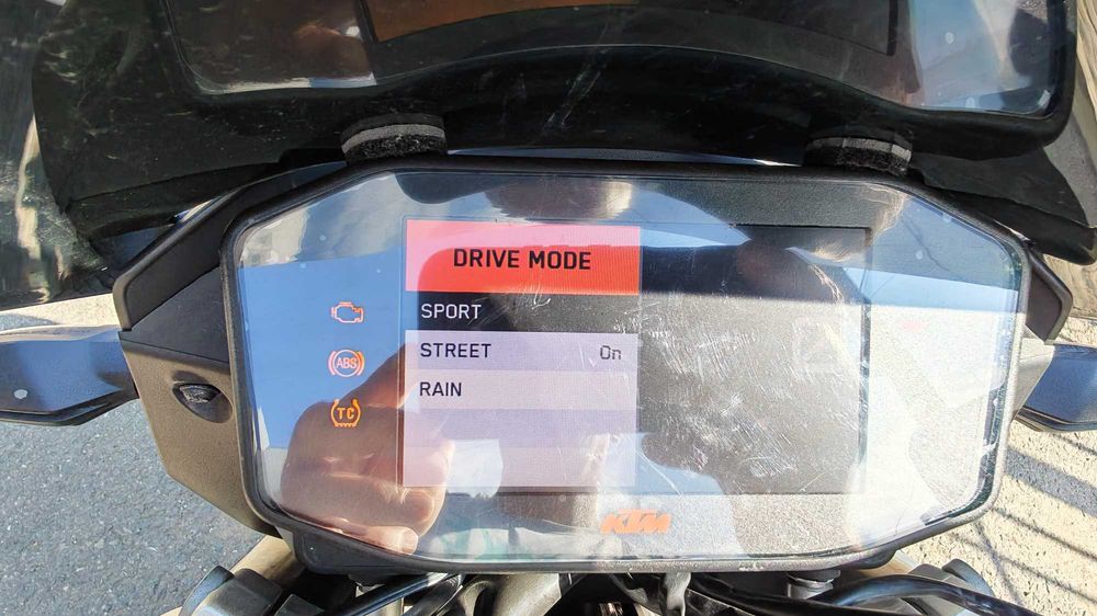 KTM Duke 690 (2017) – Track Pack