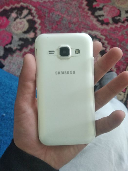 Samsung J 1 zudlik bilan sotiladi birqol telfon