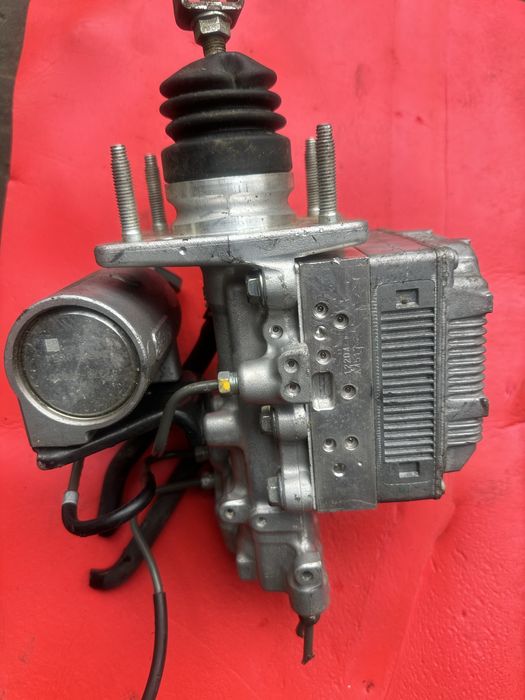 Абс блок на Камри 50 гибрит