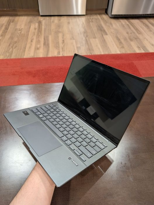 Asus Zenbook 14 Core Ultra 125H 8/512 SSD