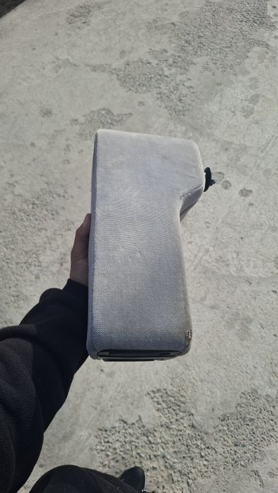 Подлокотник Audi 100 c4 a6