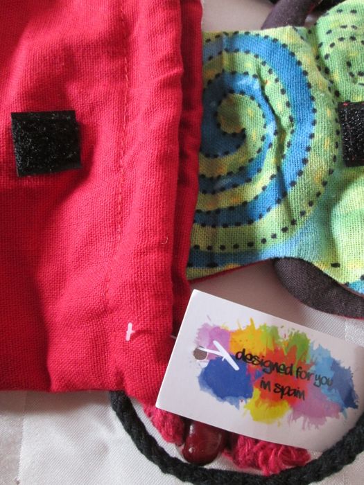 Лот нови -2 бр.летни шапки SKONDRAS и чантичка,памук и лен, с етикет