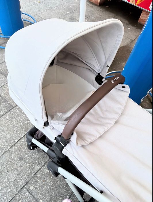 Cărucior Cybex Eos