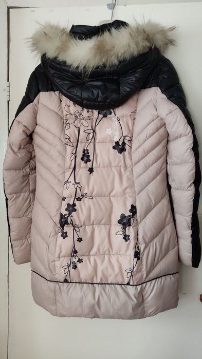 Продам пальто для девушки