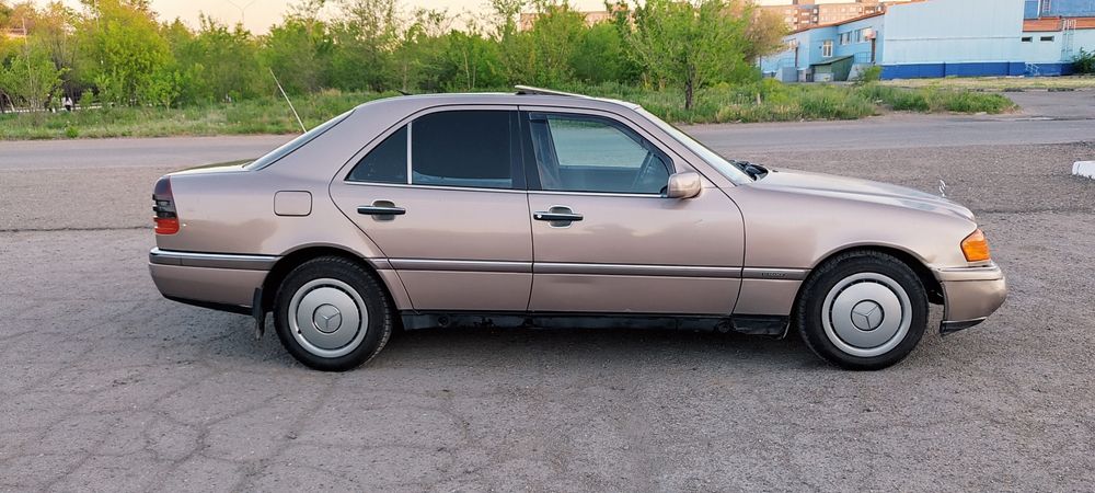 Продам Мерседес C180