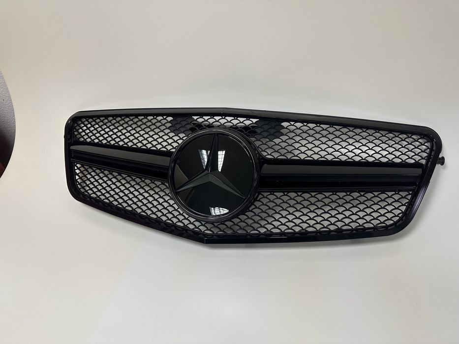 Решетка за Mercedes E Class W212 09-12 AMG Black
